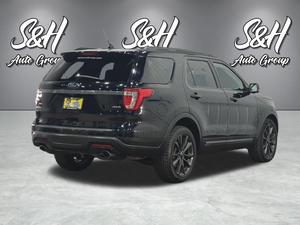 Used 2018 Ford Explorer XLT w/ XLT Appearance Package image 23
