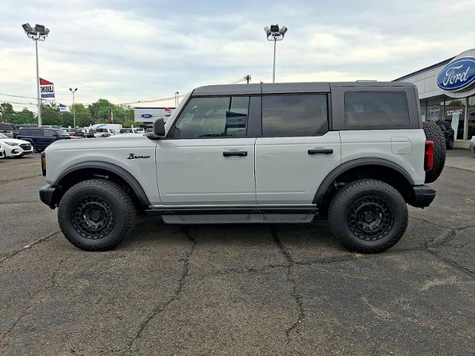 New 2026 Ford Bronco Big Bend w/ Black Diamond Package AWD/4WD image 6
