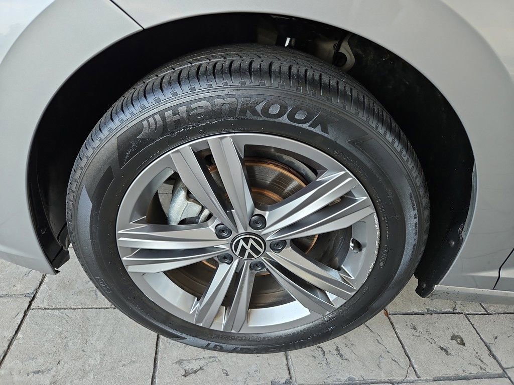 Used 2024 Volkswagen Jetta SE image 29