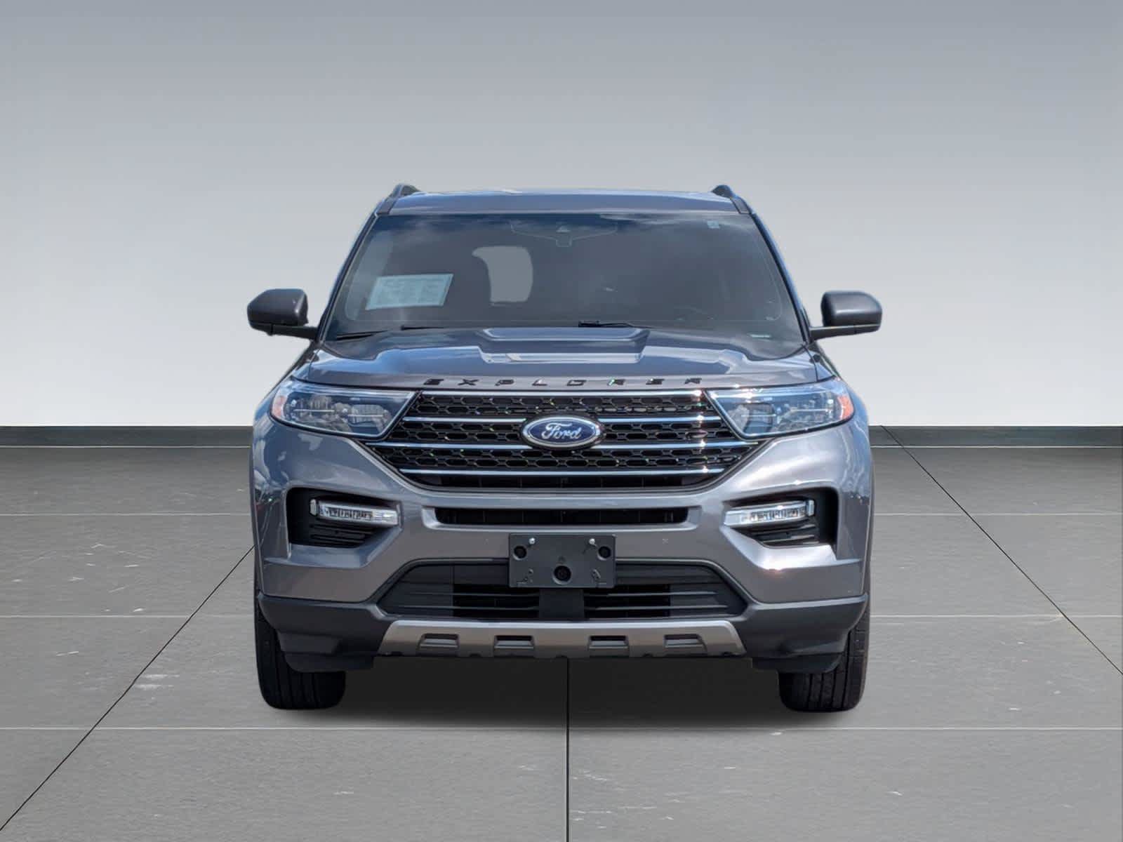 Used 2023 Ford Explorer XLT w/ Equipment Group 202A AWD/4WD image 8