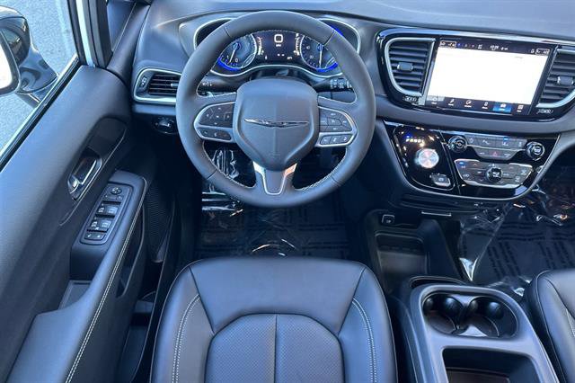 New 2026 Chrysler Voyager LX image 11