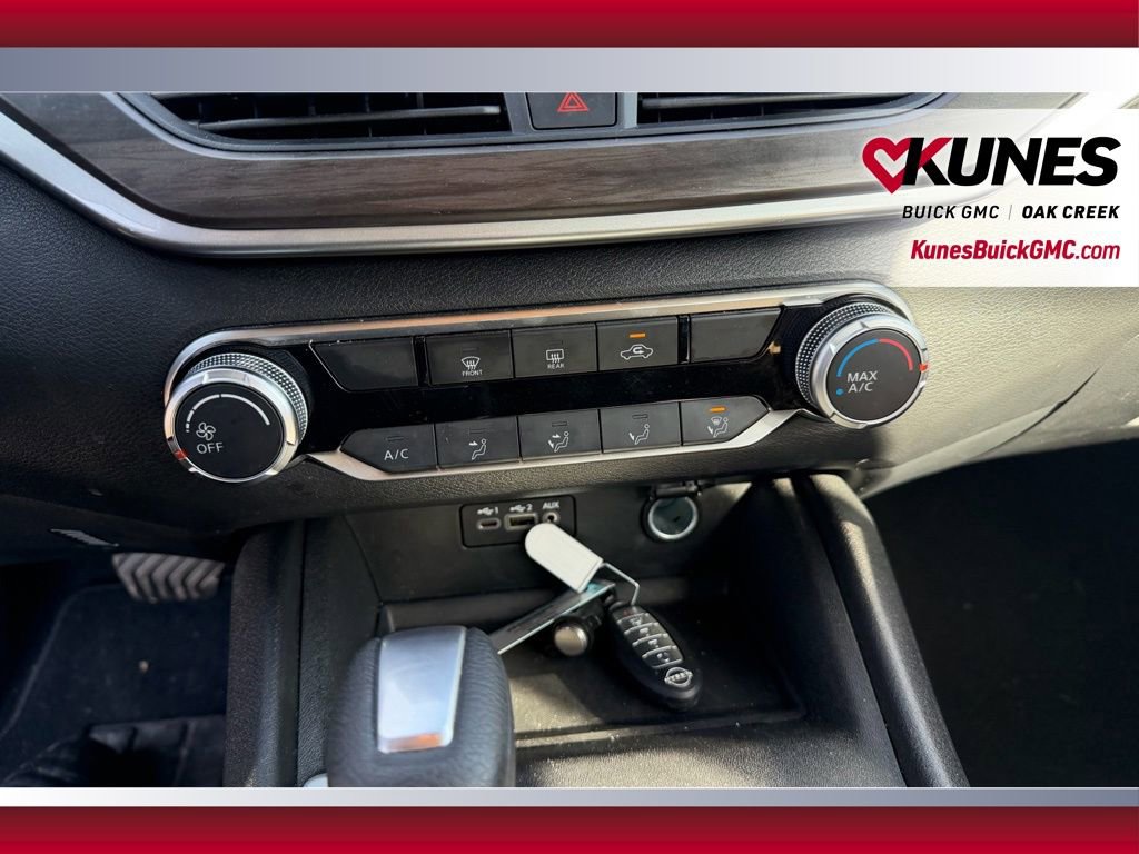 Used 2025 Nissan Altima 2.5 SV image 17