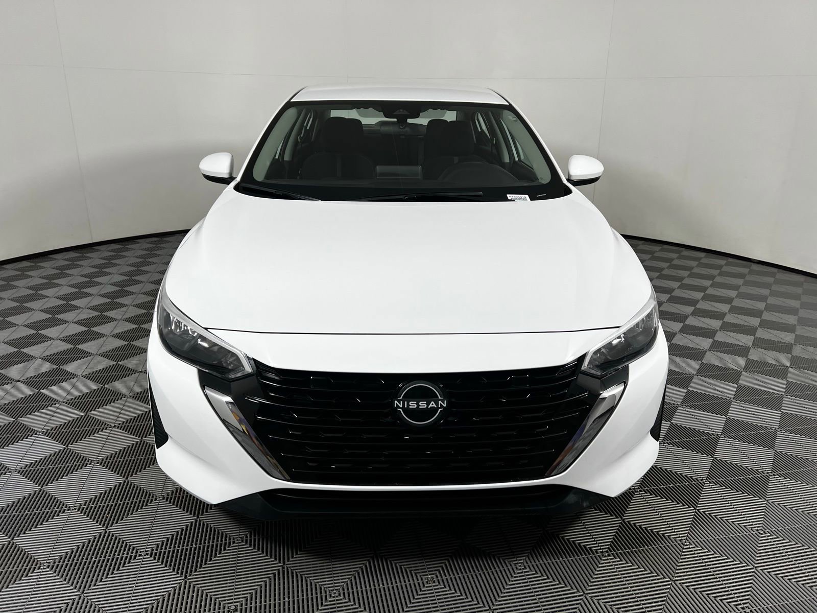 Used 2024 Nissan Sentra SV image 2