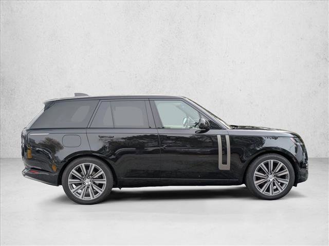 Used 2023 Land Rover Range Rover SE image 4