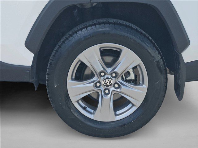 Used 2024 Toyota RAV4 XLE w/ Convenience Package FWD image 24