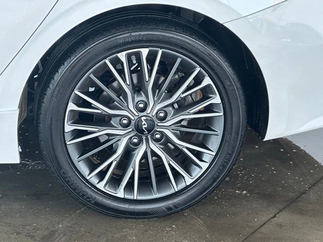 Used 2024 Kia Forte GT-Line image 11