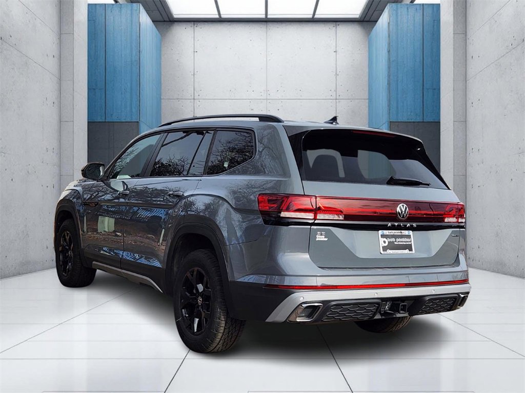 Used 2025 Volkswagen Atlas Peak Edition SE image 30