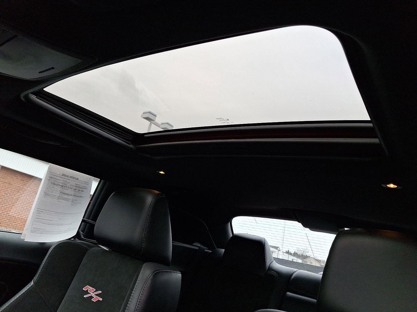 Used 2016 Dodge Challenger R/T Scat Pack w/ Leather Interior Group image 15