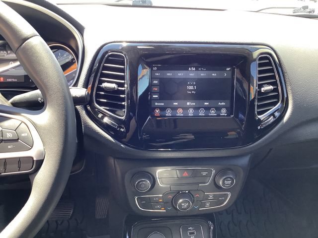 Used 2021 Jeep Compass Latitude w/ Sun and Sound Group AWD/4WD image 17