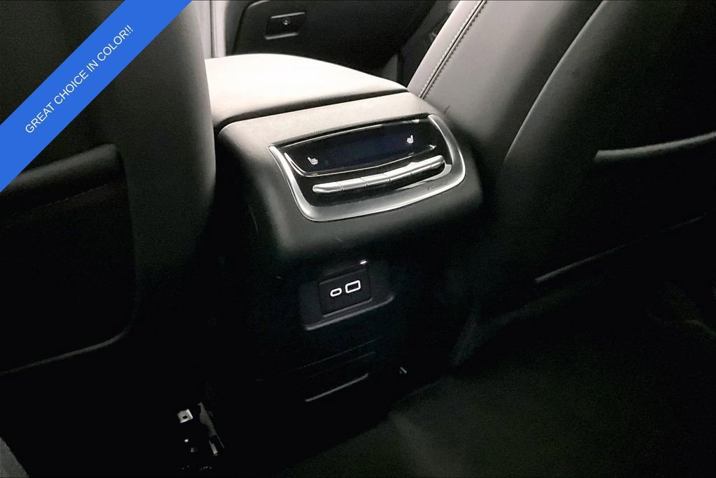 Used 2025 Cadillac XT6 Premium Luxury image 32