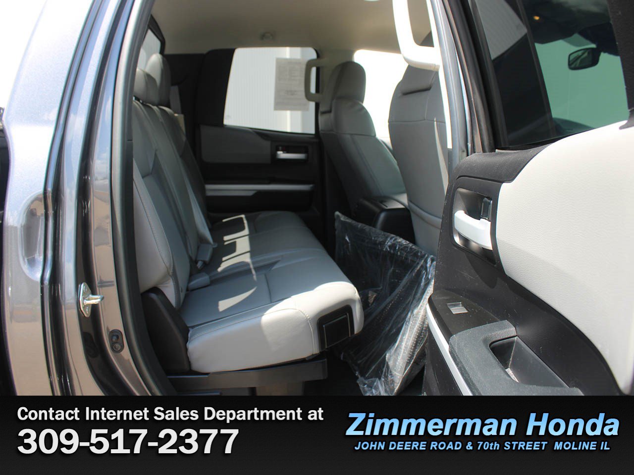 Used 2018 Toyota Tundra Limited w/ Limited Premium Package AWD/4WD image 7