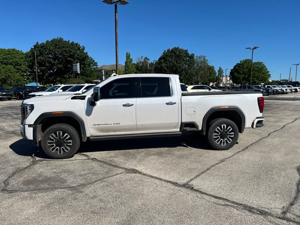 Used 2024 GMC Sierra 2500 Denali Ultimate AWD/4WD image 3