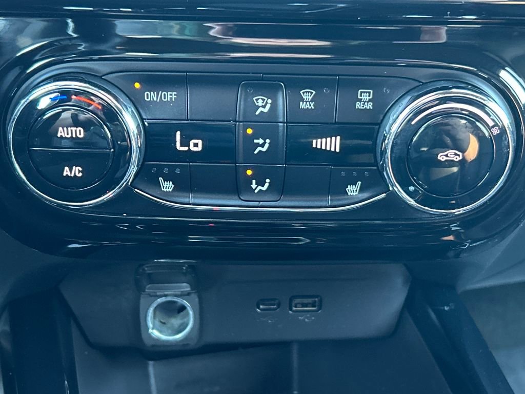 Used 2024 Chevrolet Trax RS w/ Driver Confidence Package image 14