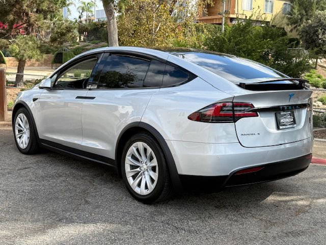 Used 2017 Tesla Model X 75D image 4