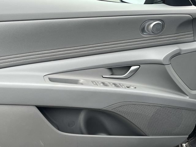 Certified 2025 Hyundai Elantra Sport FWD image 23