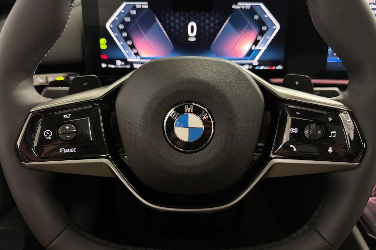 Used 2026 BMW 530i w/ Premium Package RWD image 16