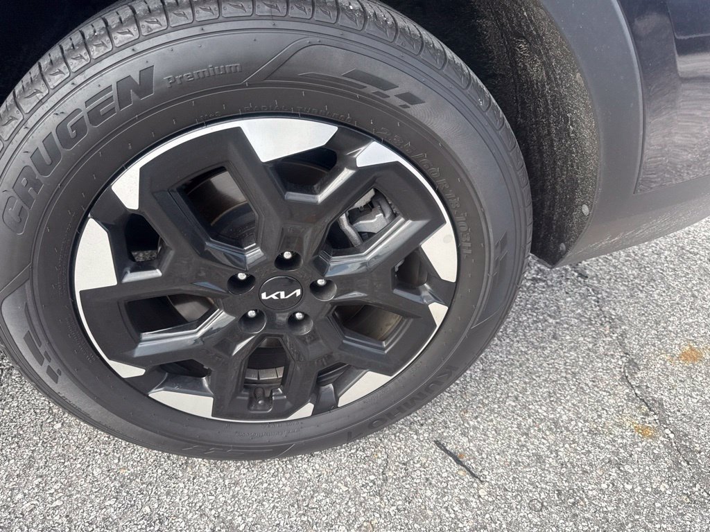 Used 2025 Kia Sorento S FWD image 6