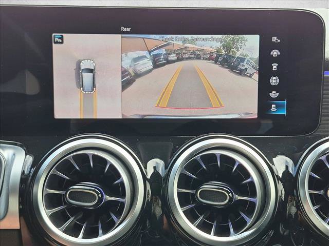 Used 2023 Mercedes-Benz GLB 250 4MATIC w/ Premium Package image 13