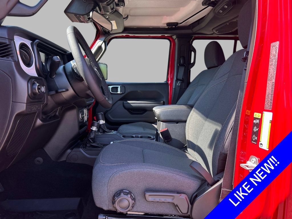 Certified 2025 Jeep Gladiator Sport AWD/4WD image 12