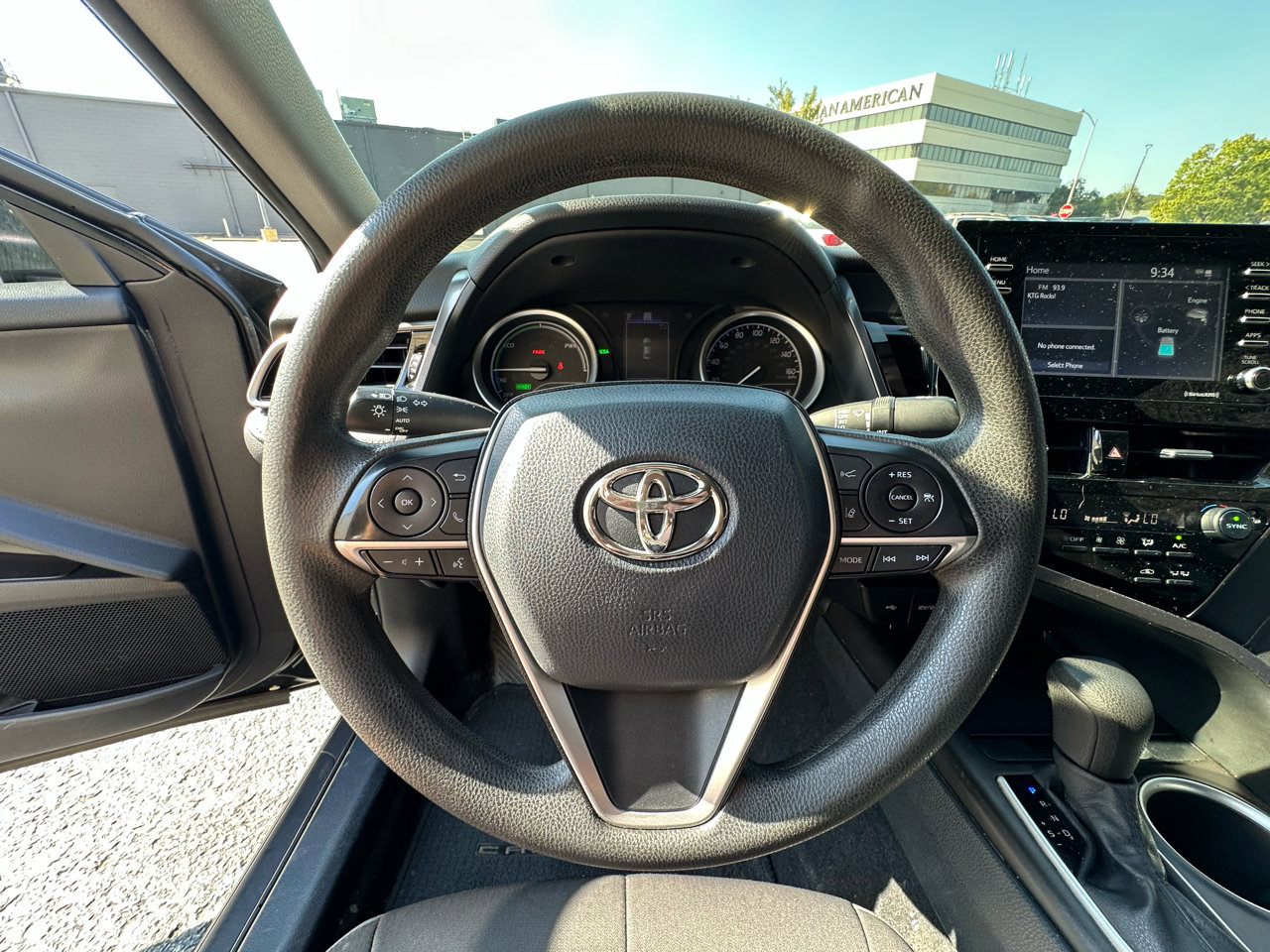 Used 2021 Toyota Camry LE image 14