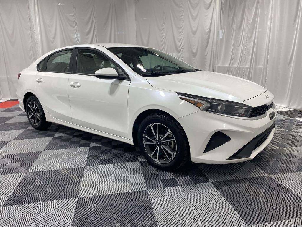 Used 2023 Kia Forte LXS image 5