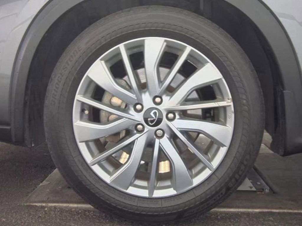 Used 2023 INFINITI QX50 Luxe image 11