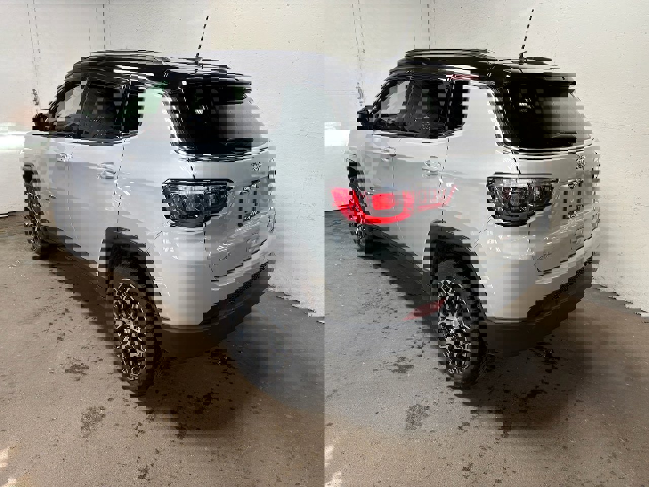 Used 2024 Jeep Compass Limited image 7