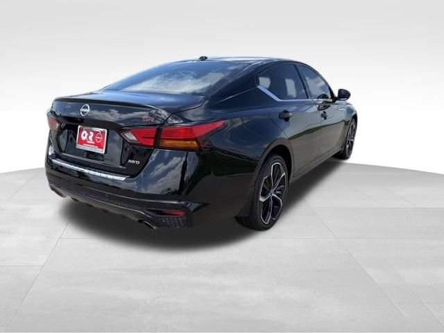 Used 2023 Nissan Altima 2.5 SR AWD/4WD image 9
