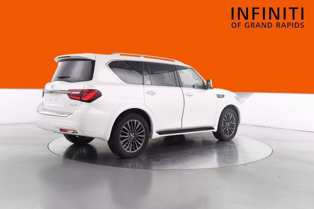 Used 2024 INFINITI QX80 Sensory AWD/4WD image 7