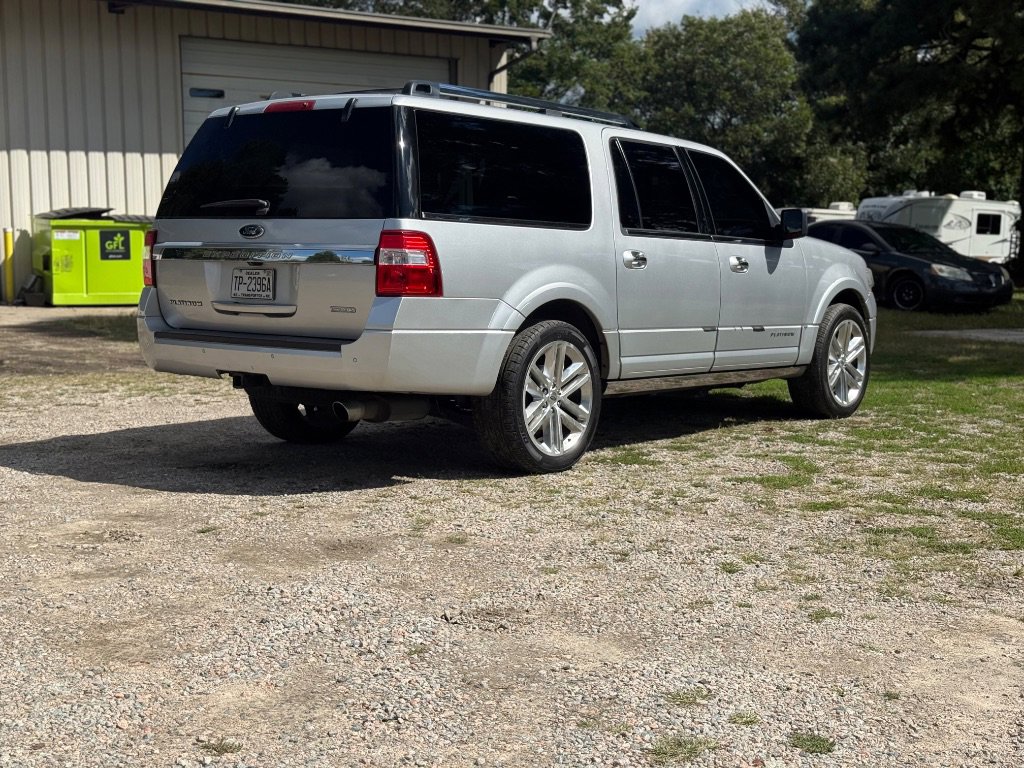 Used 2015 Ford Expedition EL Platinum image 2