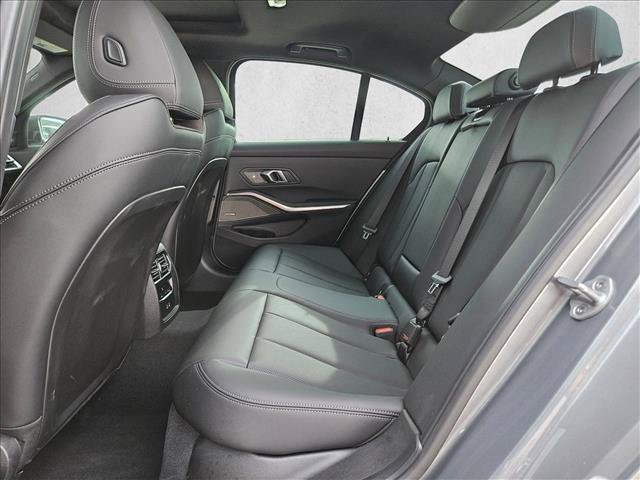 Used 2025 BMW 330i xDrive Sedan w/ M Sport Package AWD/4WD image 15