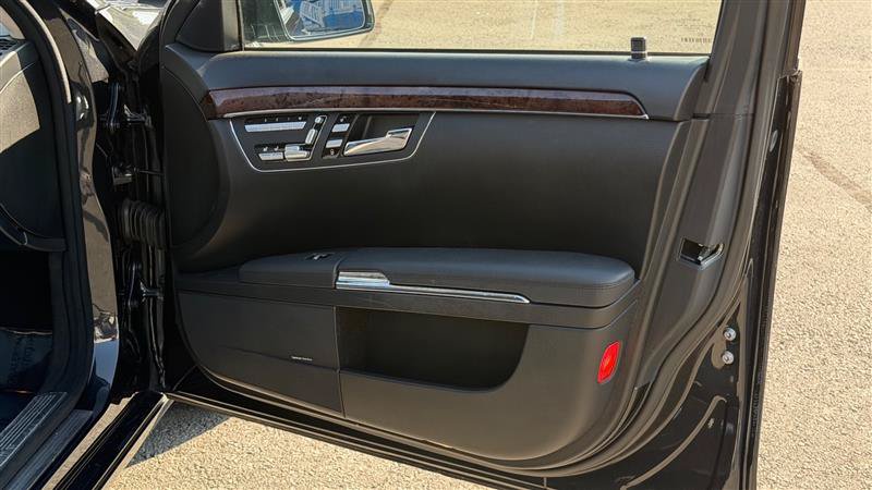 Used 2012 Mercedes-Benz S 550 4MATIC image 30