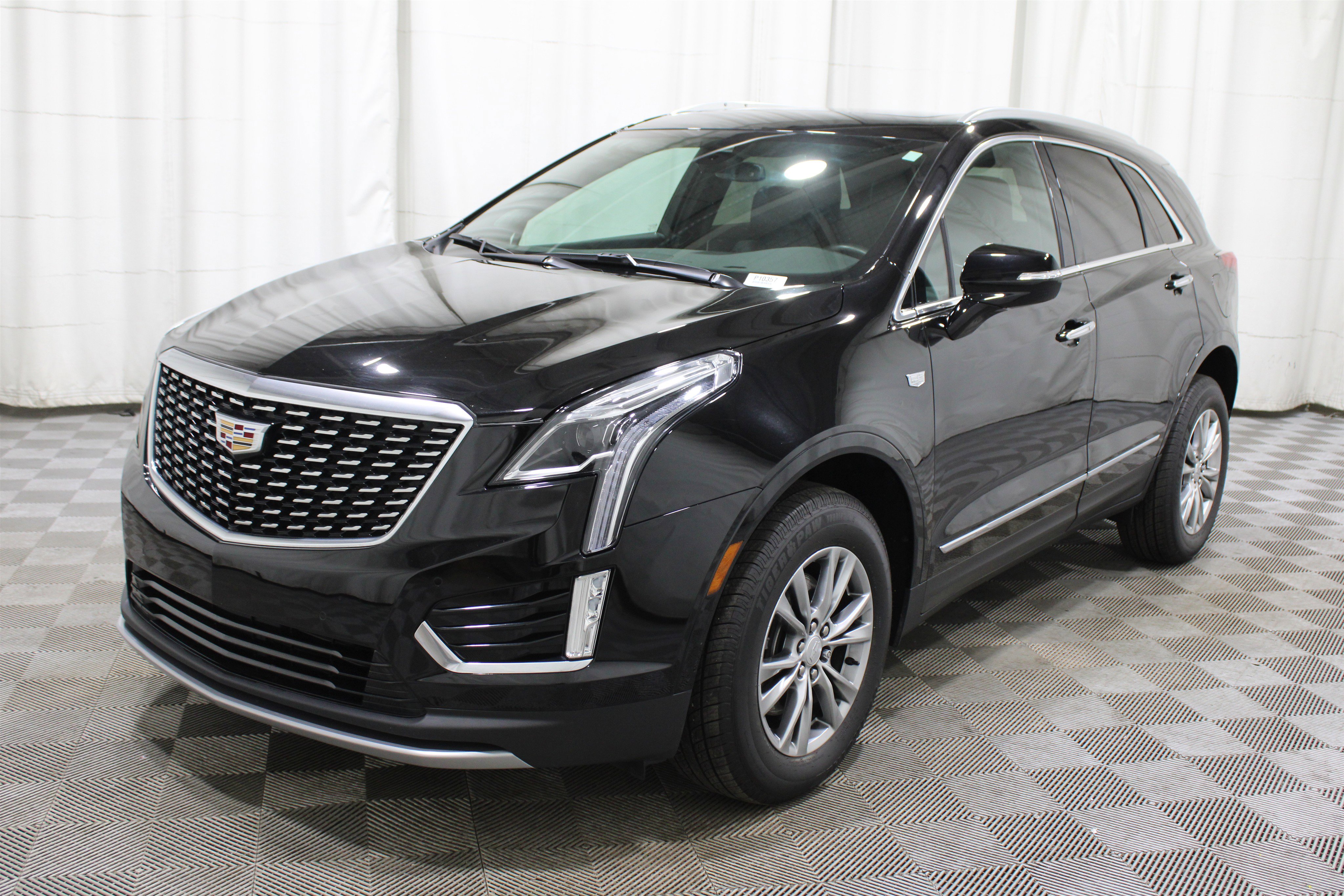 Used 2022 Cadillac XT5 Premium Luxury w/ LPO, Floor Liner Package image 36