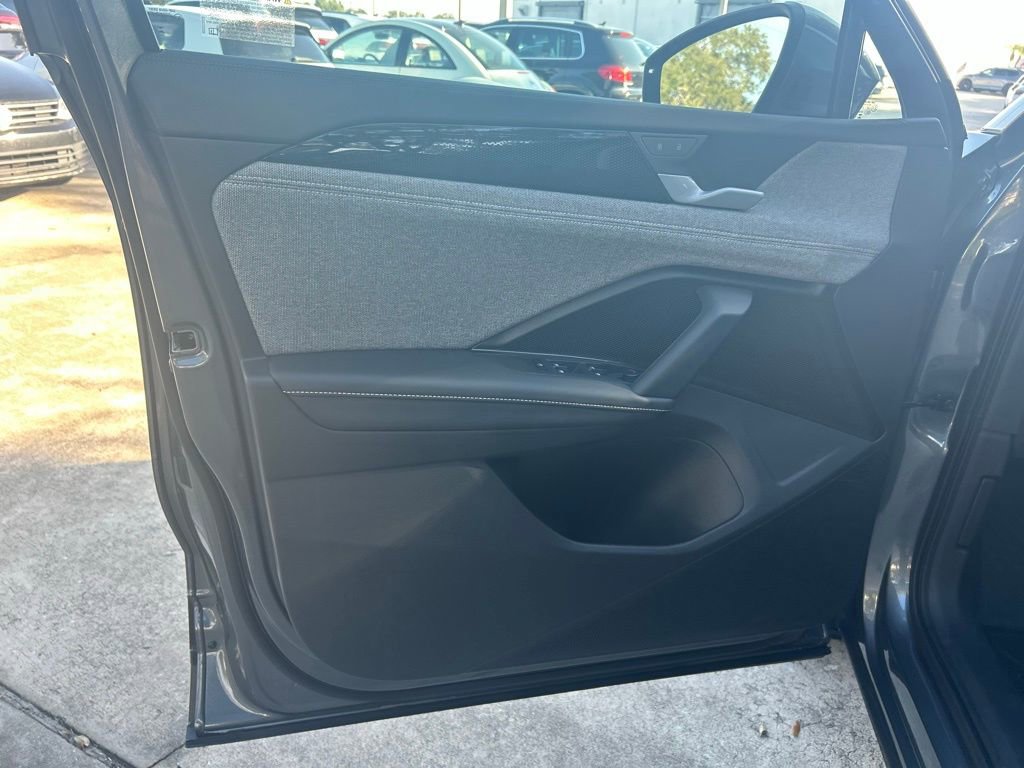 New 2026 Volkswagen Tiguan S image 44