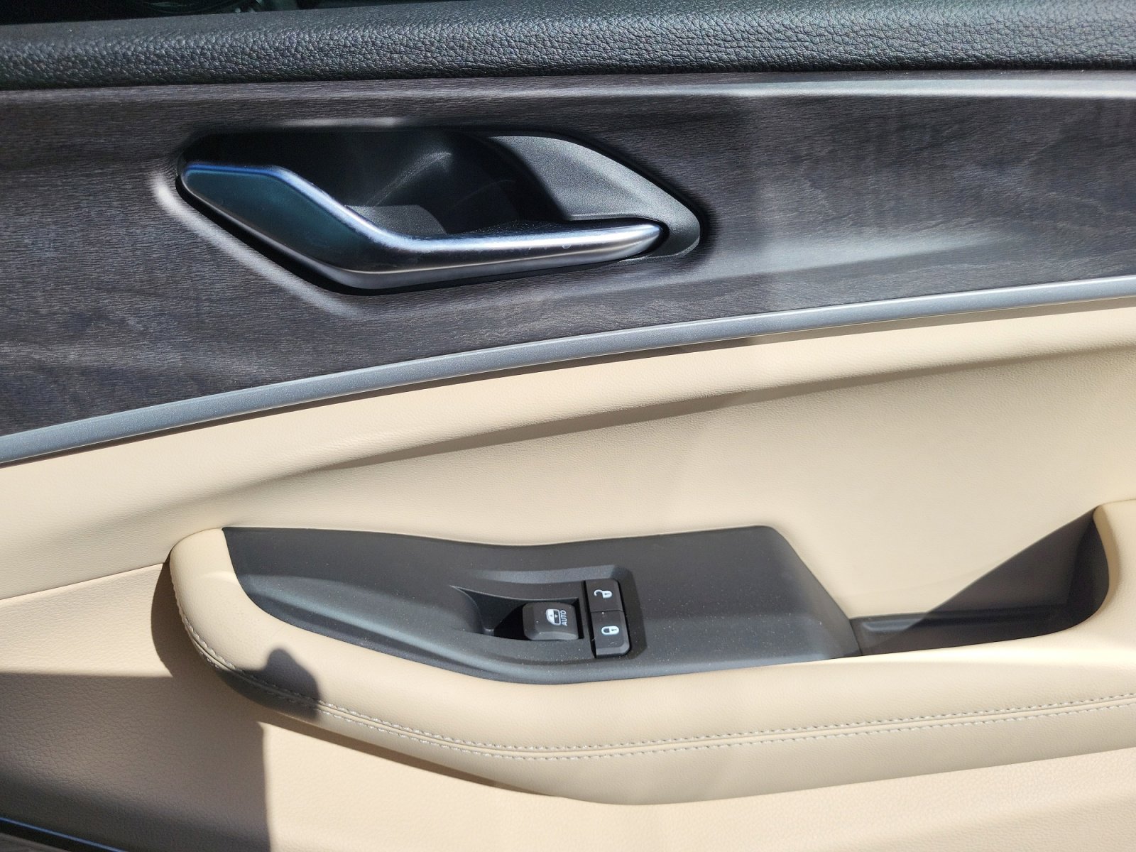 New 2025 Jeep Grand Cherokee L Limited w/ Black Appearance Package image 16