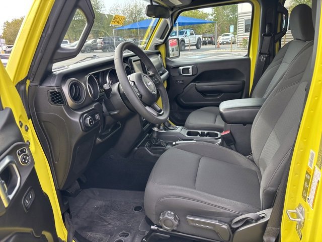 Used 2023 Jeep Gladiator Willys image 10