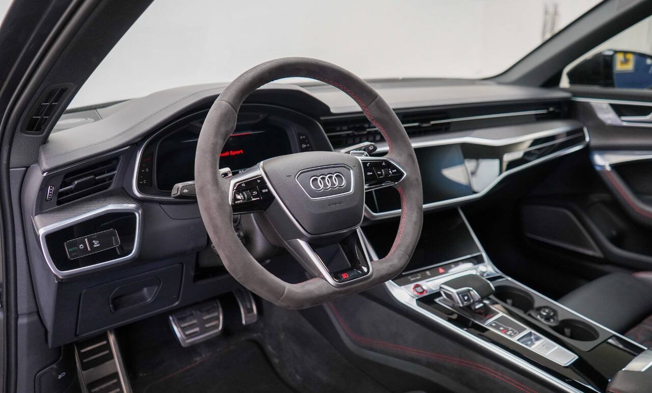 Used 2022 Audi RS 6 AWD/4WD image 45
