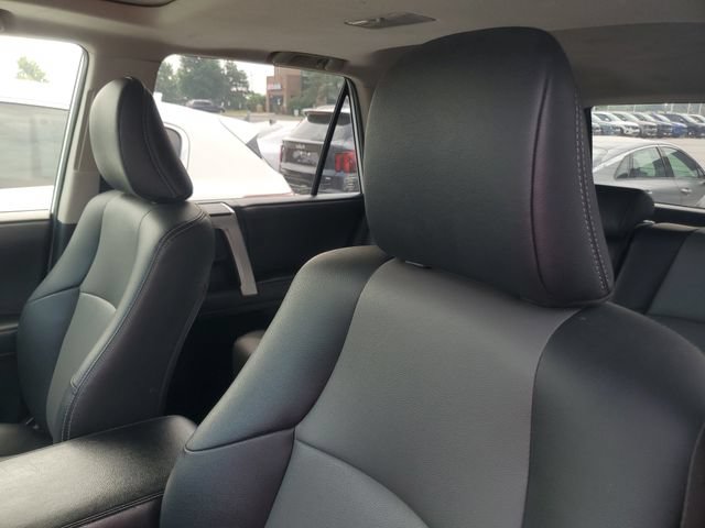 Used 2020 Toyota 4Runner SR5 Premium w/ Moonroof Package AWD/4WD image 17