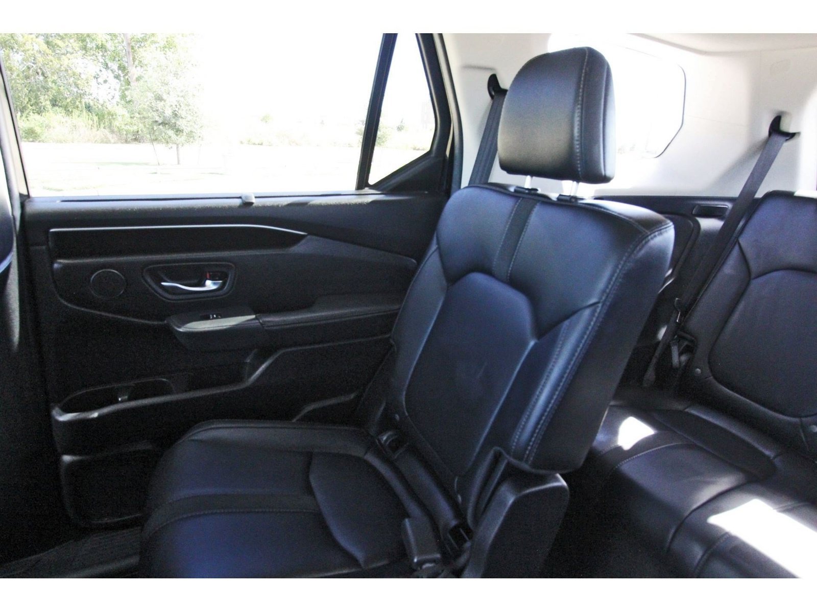 Used 2025 Honda Pilot EX-L image 12