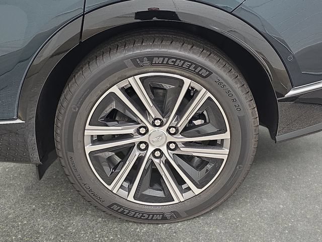 New 2026 Cadillac Lyriq Luxury w/ LPO, Floor Liner Package AWD/4WD image 30