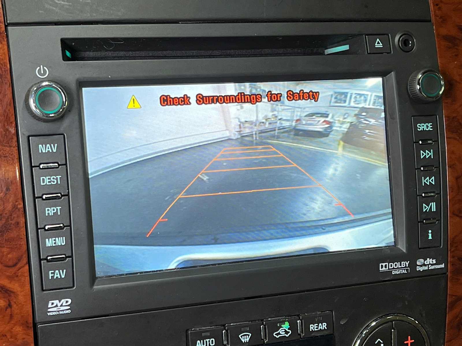 Used 2014 Chevrolet Tahoe LTZ AWD/4WD image 35