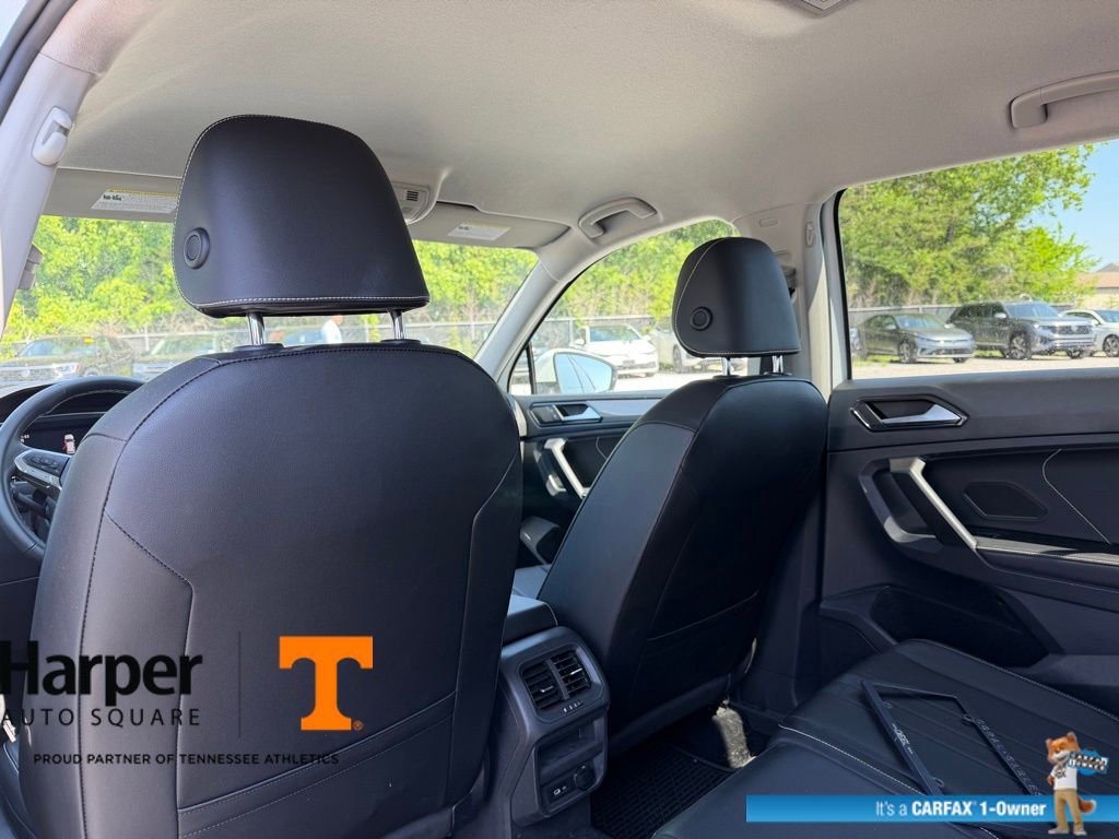 Used 2022 Volkswagen Tiguan SE image 11