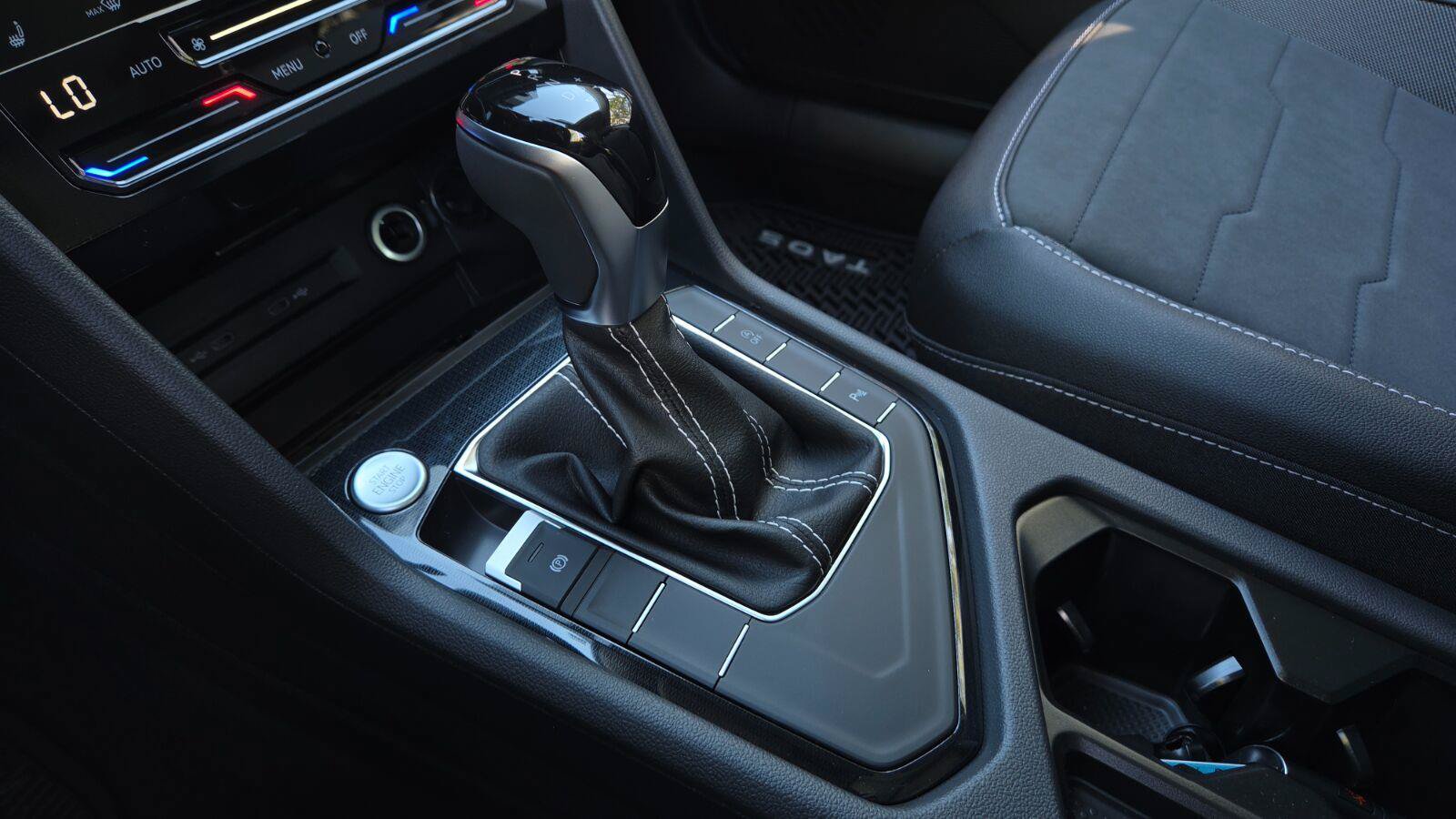 New 2027 Volkswagen Taos SE FWD image 35
