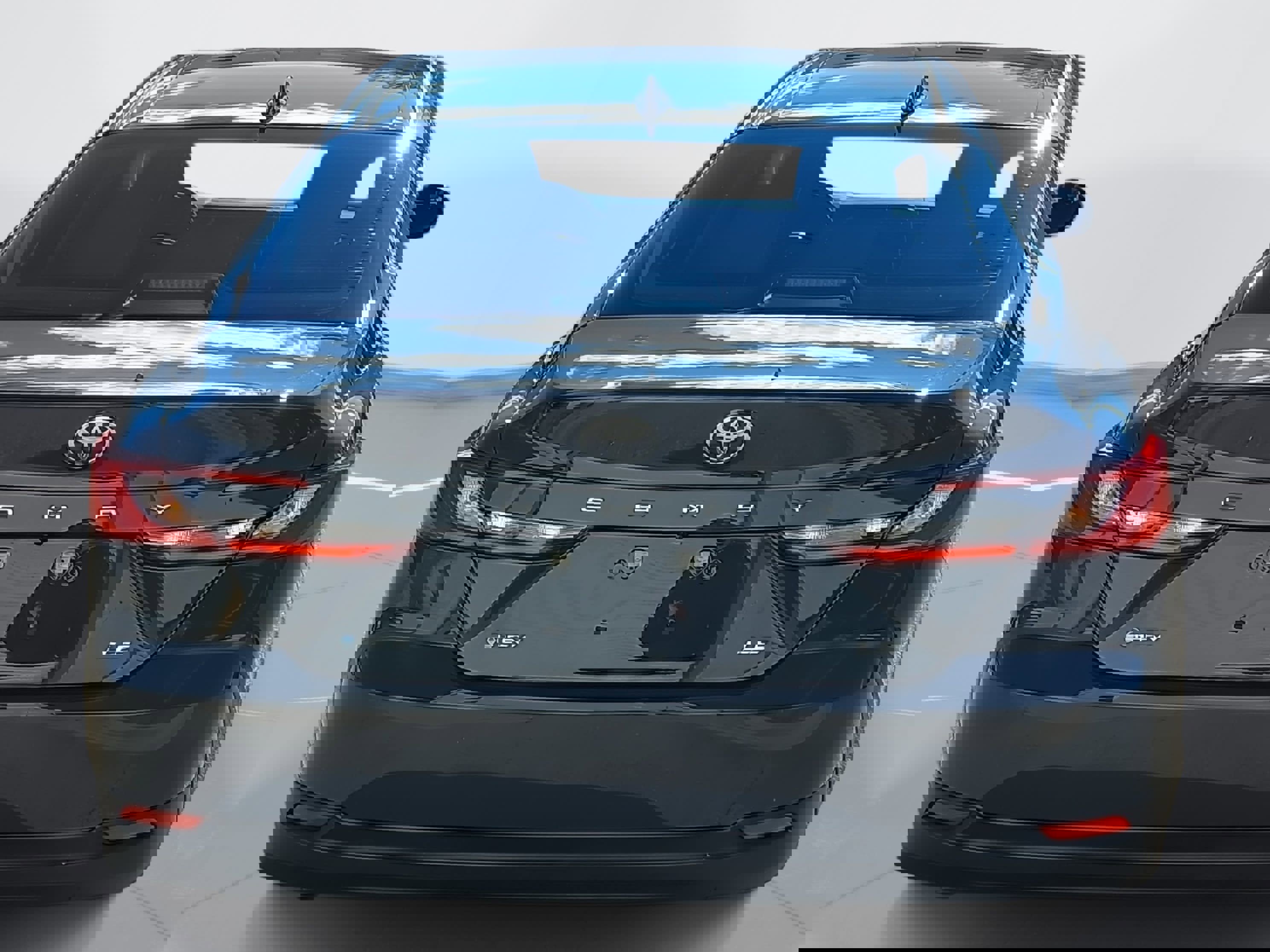 Used 2025 Toyota Camry LE image 6