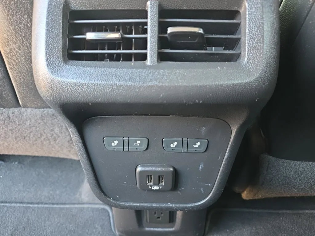 Used 2021 Chevrolet Equinox Premier AWD/4WD image 17