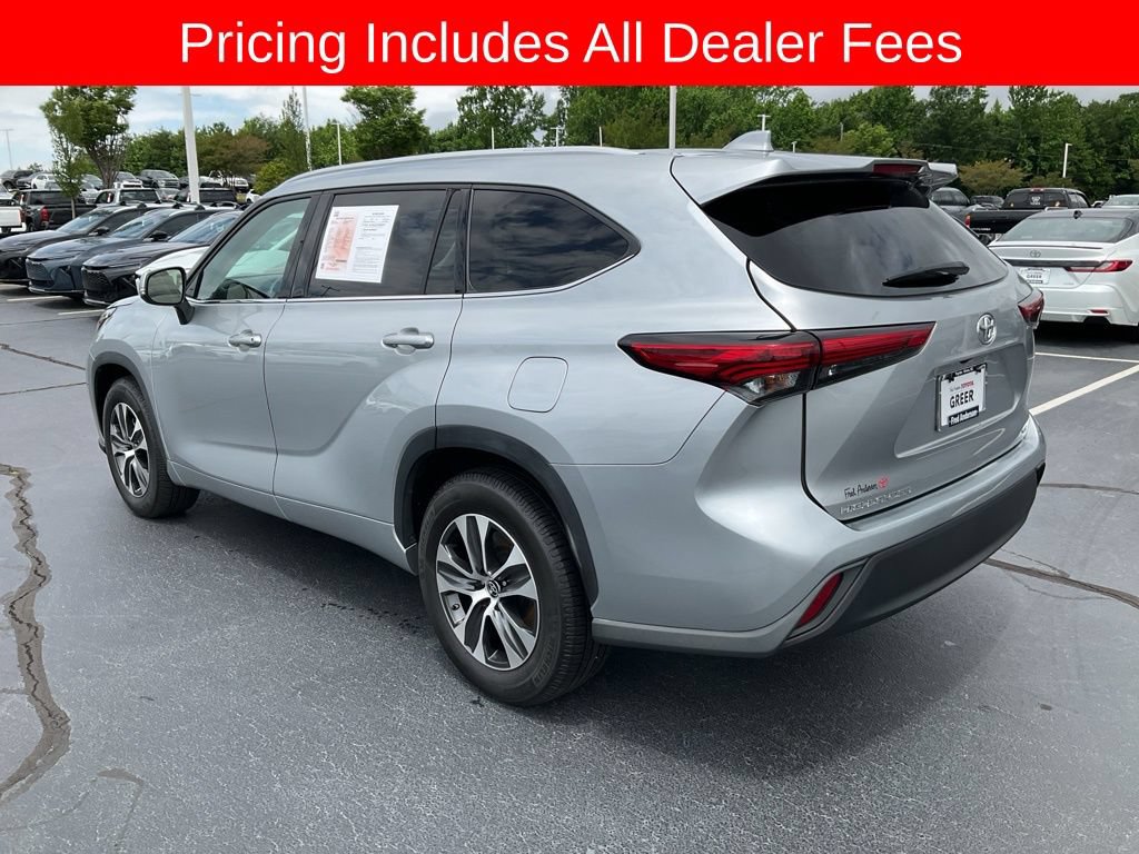 Used 2022 Toyota Highlander XLE FWD image 18