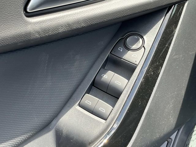 New 2026 Chevrolet Equinox LT w/ Convenience Package II FWD image 23