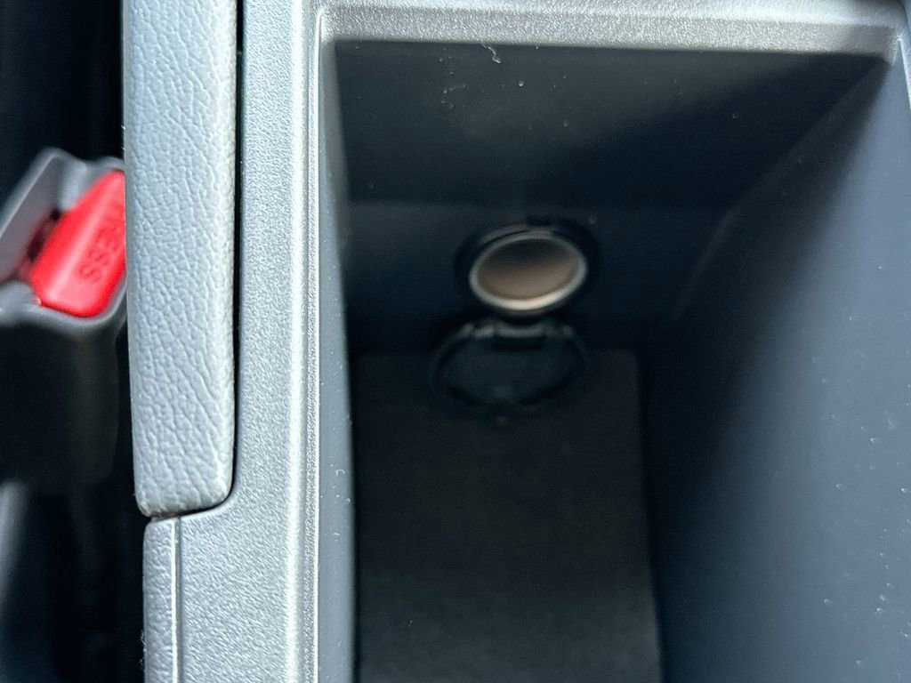 Certified 2025 Nissan Kicks SR image 20