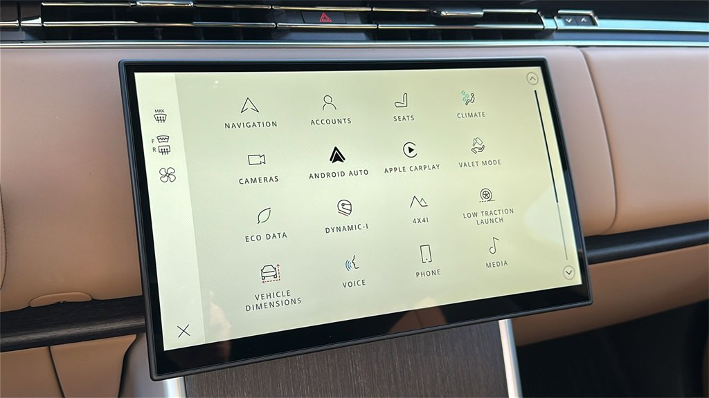 New 2025 Land Rover Range Rover SE image 18