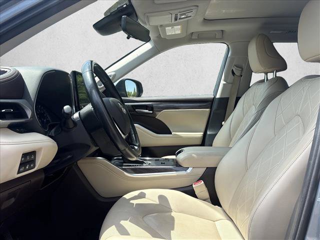 Used 2021 Toyota Highlander Limited AWD/4WD image 12